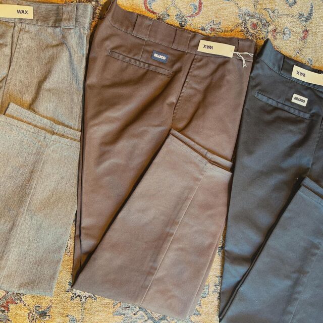 WAX

BLUCO×WAX WIDE TAPERD WORK PANTS】
今コレクションの目玉BLUCO社とのコラボレーションアイテム。
BLUCOのインラインには無いWAXオリジナルシルエット。
8～9分�丈に設定されており、都会的で美しいシルエットが最大の特徴。
素材ははもちろんBLUCO社オリジナルのポリエステル65%コットン35%しかもストレッチ仕様。